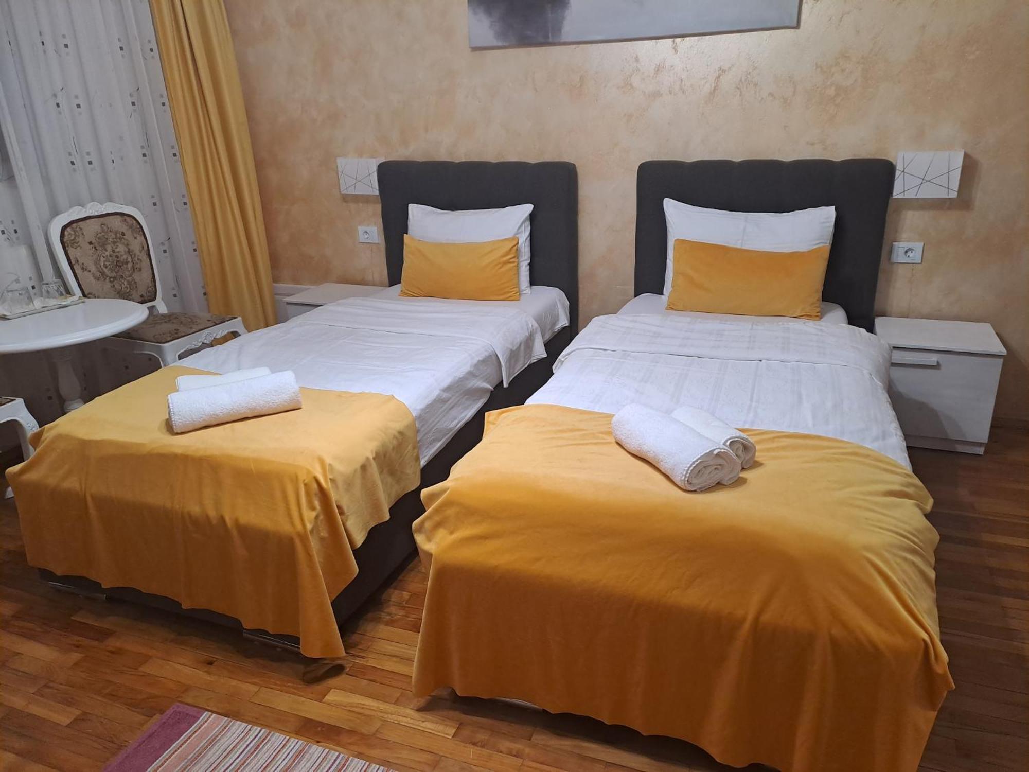Отель Alexander House Дева Экстерьер фото