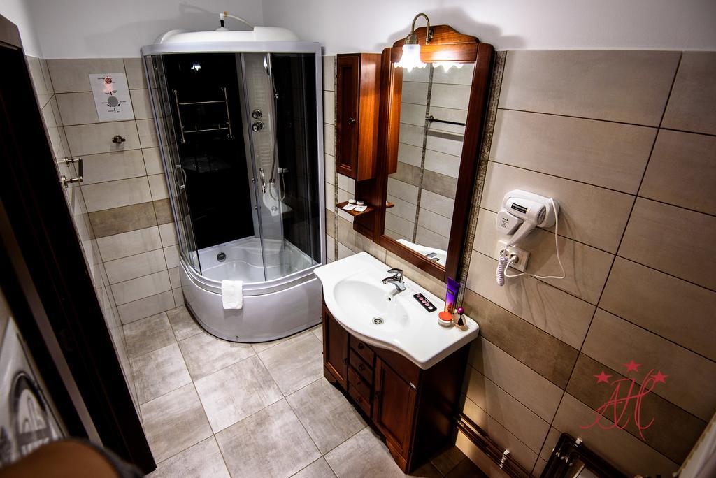 Отель Alexander House Дева Экстерьер фото
